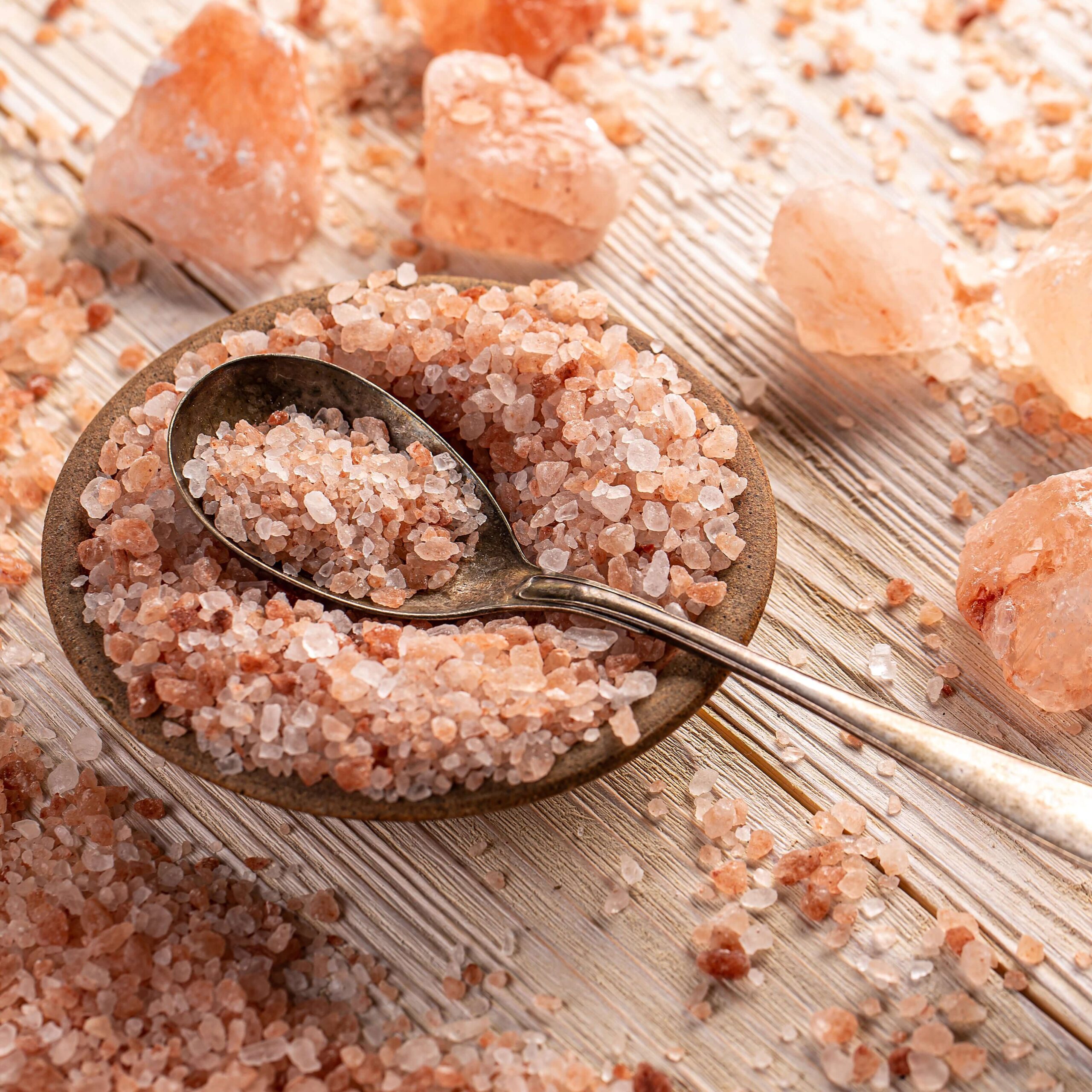 Natural Himalayan pink salt crystals from Pakistan